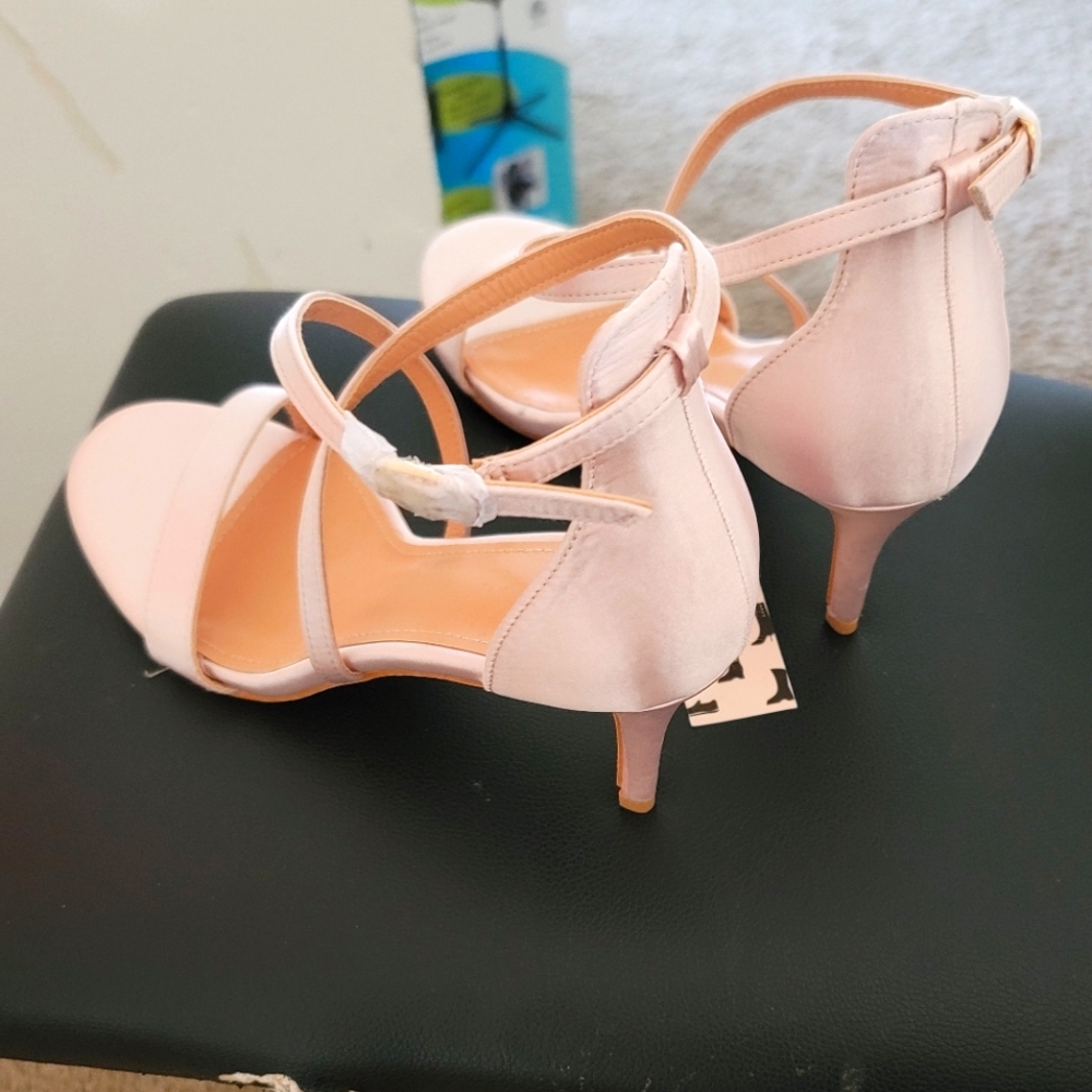 NWT MYSOFT Cross Strap Stiletto Dress Sandals